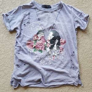 ❤️‍🔥SOLD❤️‍🔥Polly & Esther tee with holes